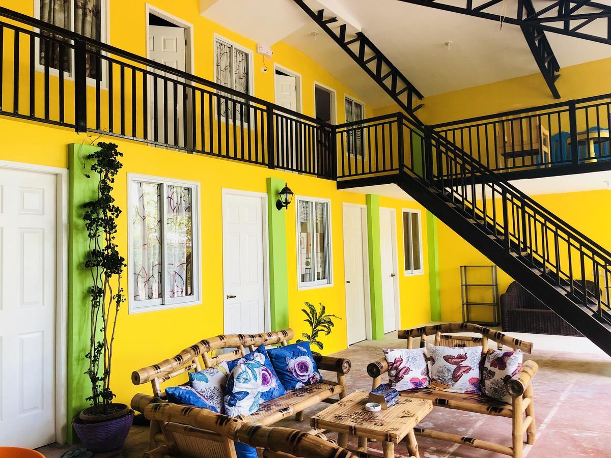 Colors Boutique Hostel Puerto Princesa Exterior foto