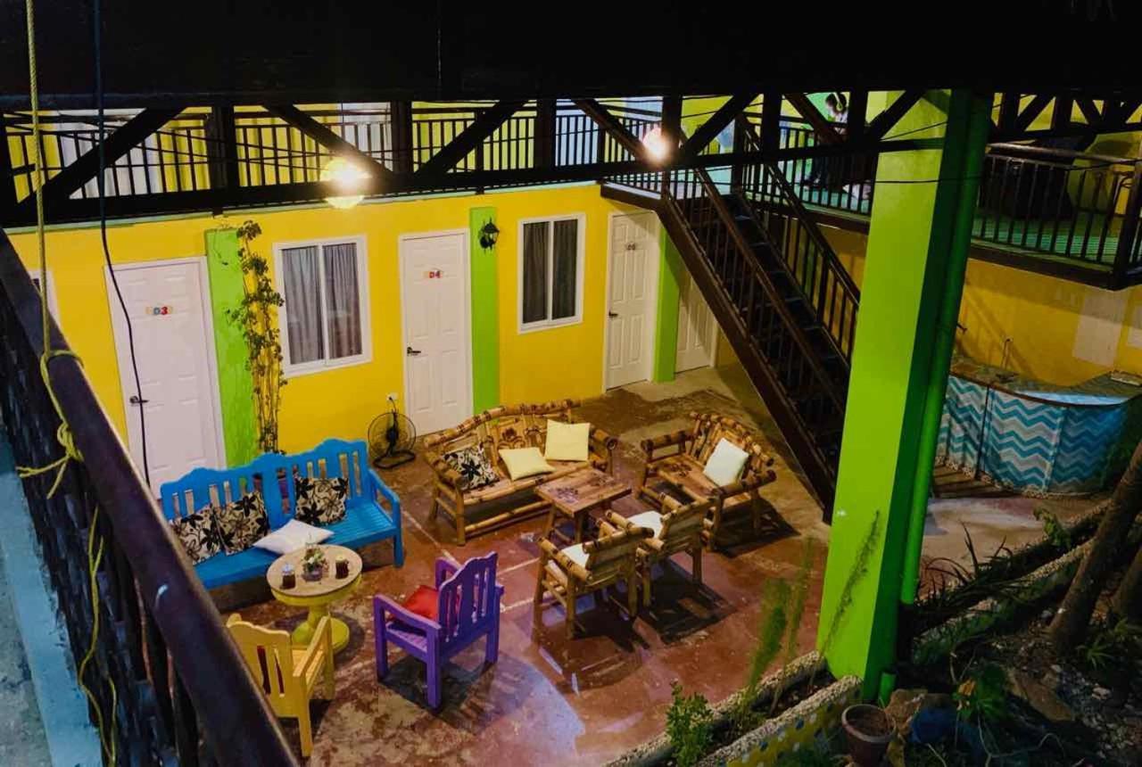 Colors Boutique Hostel Puerto Princesa Exterior foto